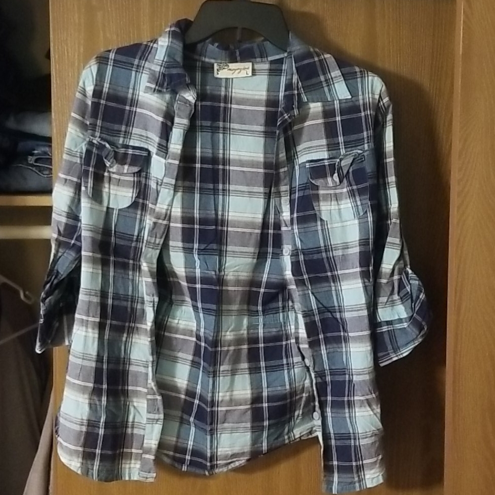 Women's 3/4 sleeve button up